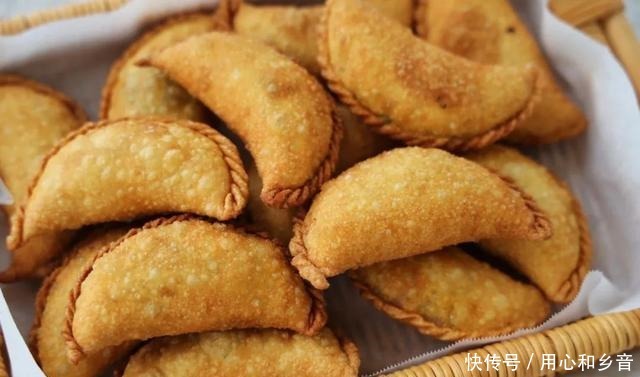 满满的|「早餐」韭菜不做韭菜盒子,试试这样做,金黄酥脆,满满的馅料,太过瘾了