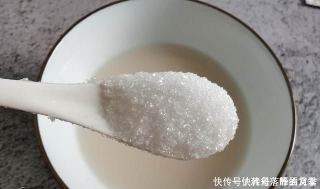 生物活性|今天才知道,酵母粉这样用才正确,原来一直用错,难怪没效果