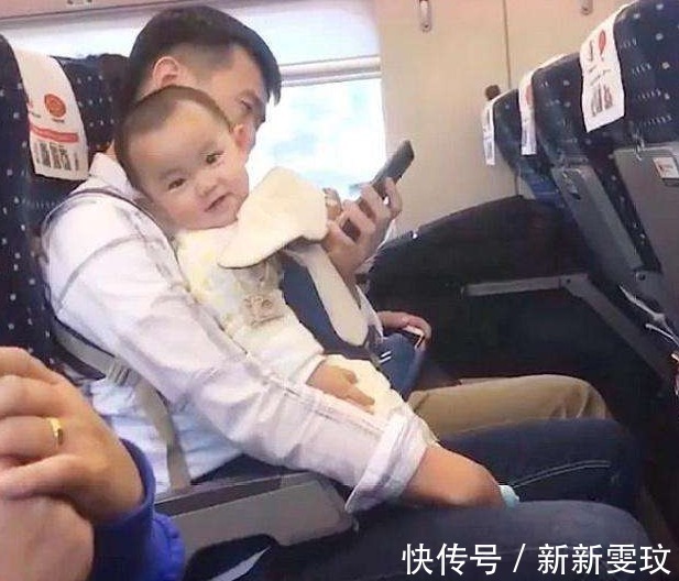 远门|“颜控宝宝”上线，儿子高铁上狂对小姐姐卖萌，宝妈都看不下去了