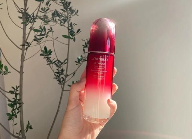 熬夜|入门级大牌精华怎么选HR轻易别用,红腰子盲选,娇韵诗熬夜帮