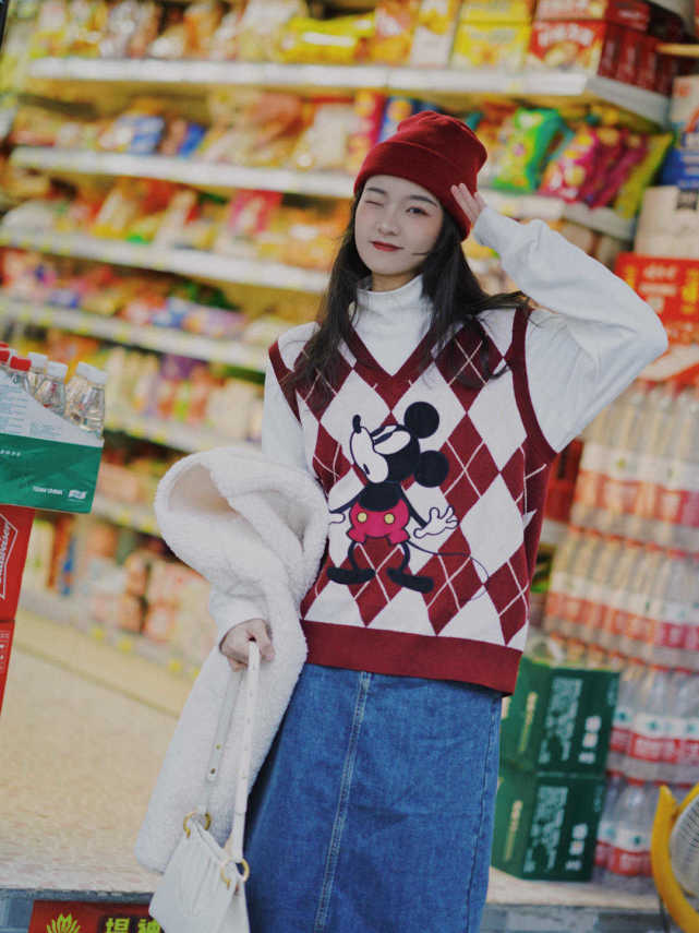 穿搭|开始降温了,毛衣马甲搭配高领打底衫和半身裙,保暖又好看!