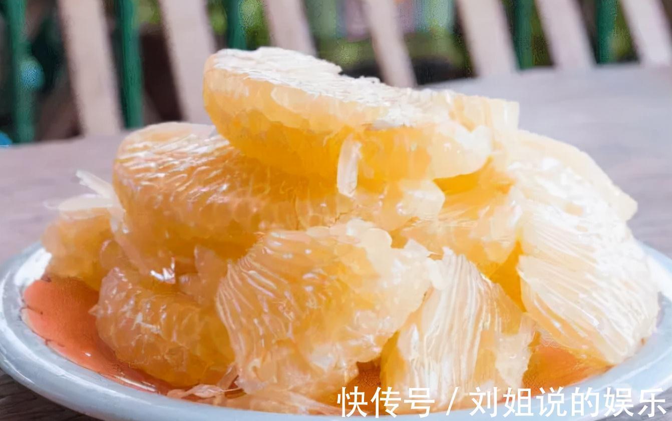 好处|秋天吃柚子好处多多，但这4种人尽量避开，别大意