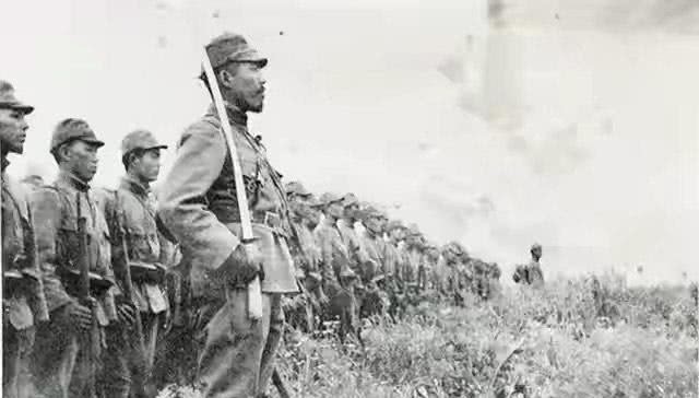 兵王|传奇“兵王”晚年看电影,哈哈大笑着离开人世,他看到什么了?