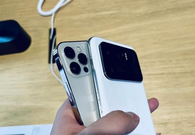 三星|华为跌倒，苹果、三星销量大幅上涨，这是要“吃饱”的节奏？