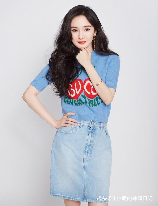 发量|女人过了45岁,烫卷发比留直发更减龄!建议这4款,年轻更显气质