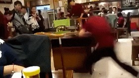 |搞笑GIF:今天视察老婆工作,我只能薅你的头发了