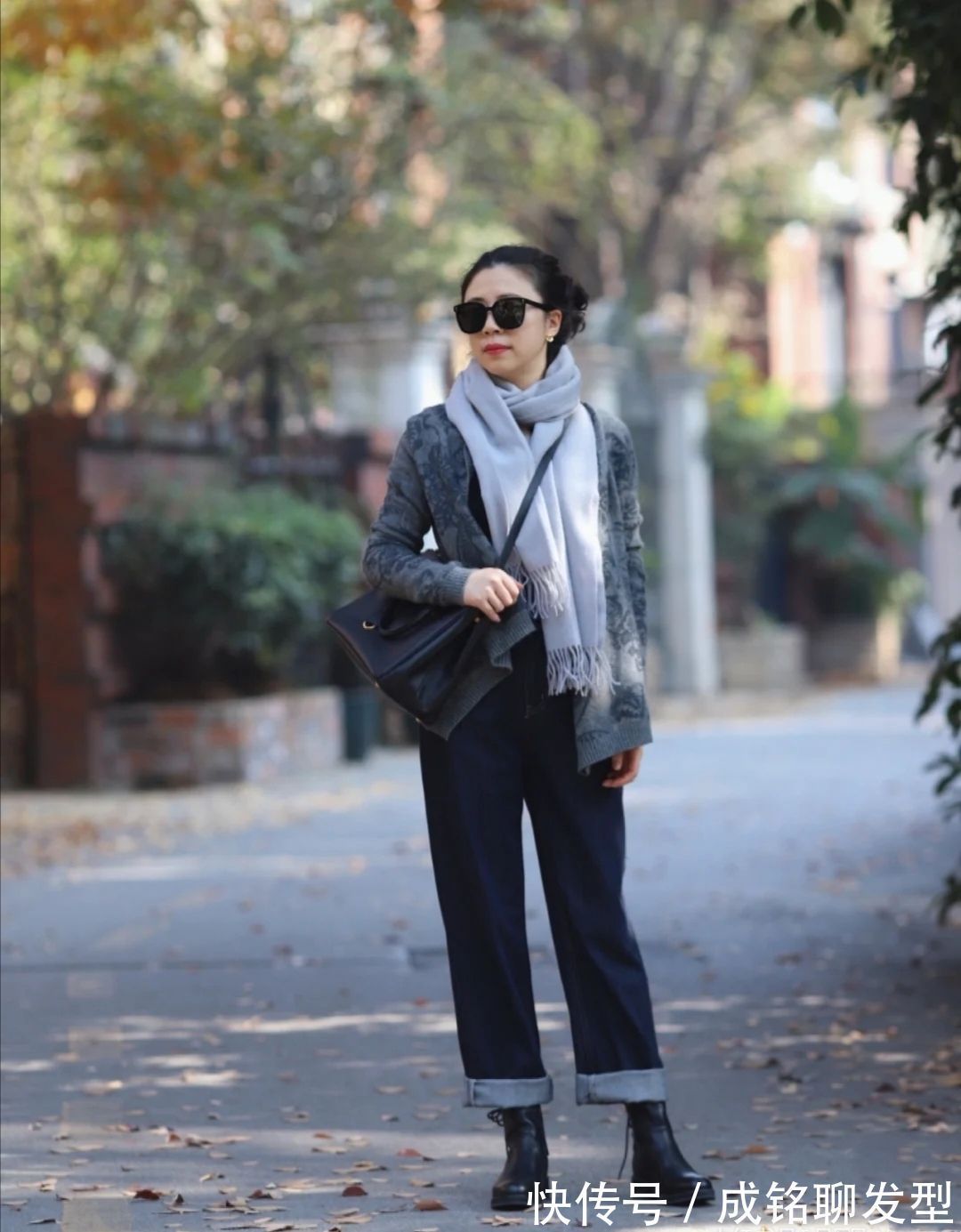 高跟鞋|建议四五十岁的女人多穿九分裤,毛衣大衣随便配,显瘦显高又大气