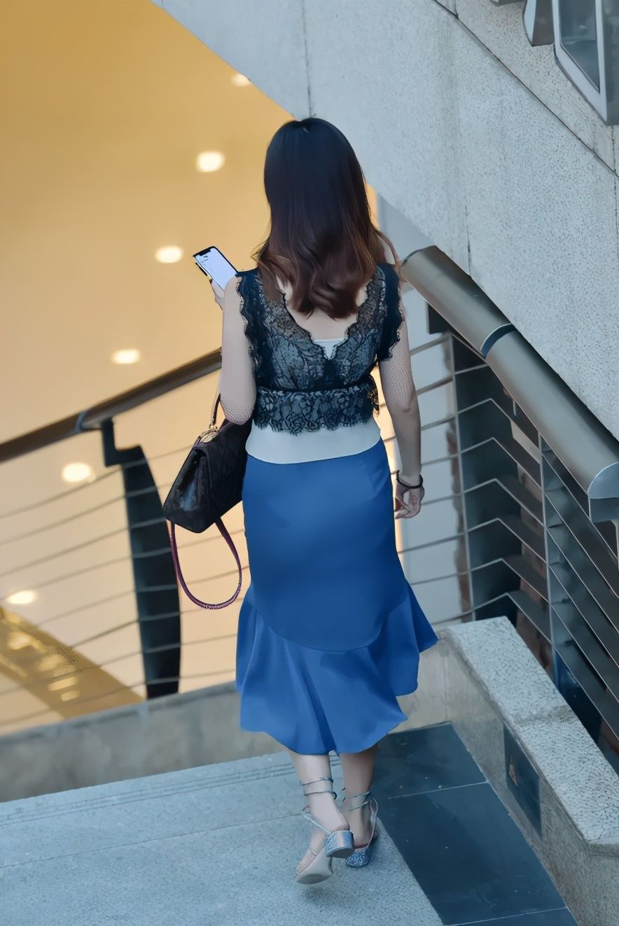 温婉娴淑|街拍：仪态万千温婉娴淑的成熟女性