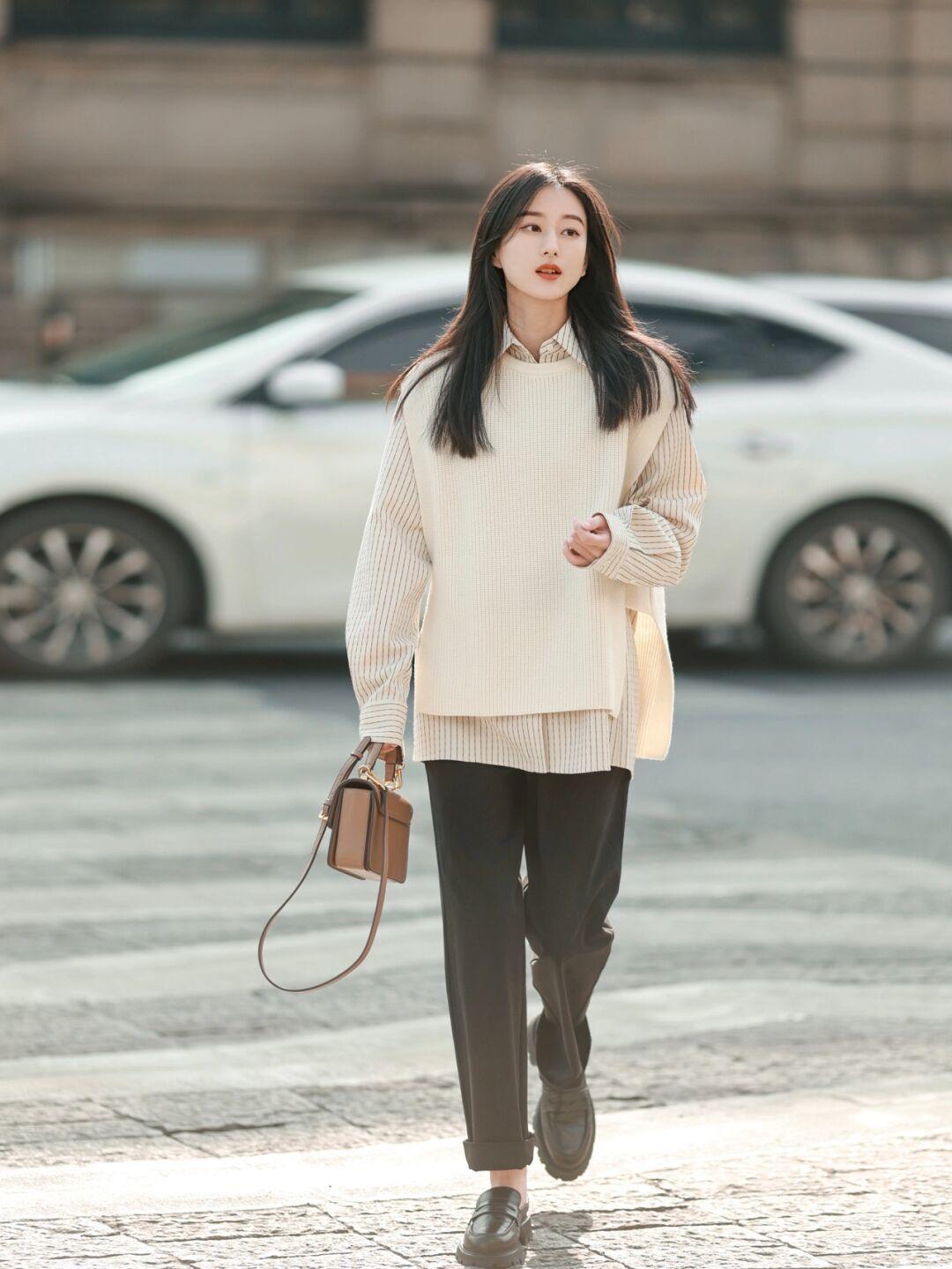 更上一层楼 “毛衣”怎么穿出时尚感?看看这些搭配造型,保暖温柔又显瘦