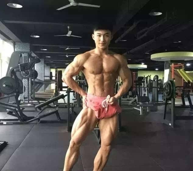 精神状态|每天跑步1小时和每天深蹲200个的人相比,两者身体状态有何差别