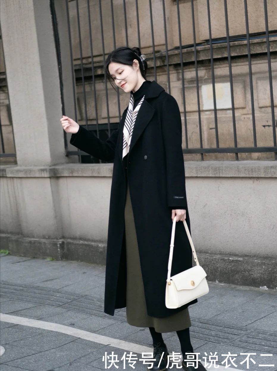 打底裤简直是冬季的“百搭神器”，让搭配变简单，保暖时尚都OK