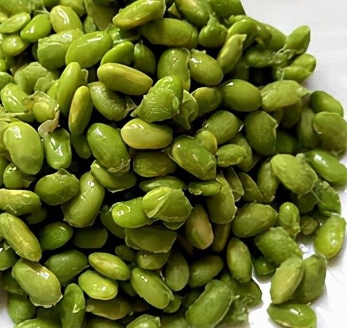 此菜上桌全家都爱吃,食材普通钙质丰富,烧一烧上桌,咸鲜下饭!