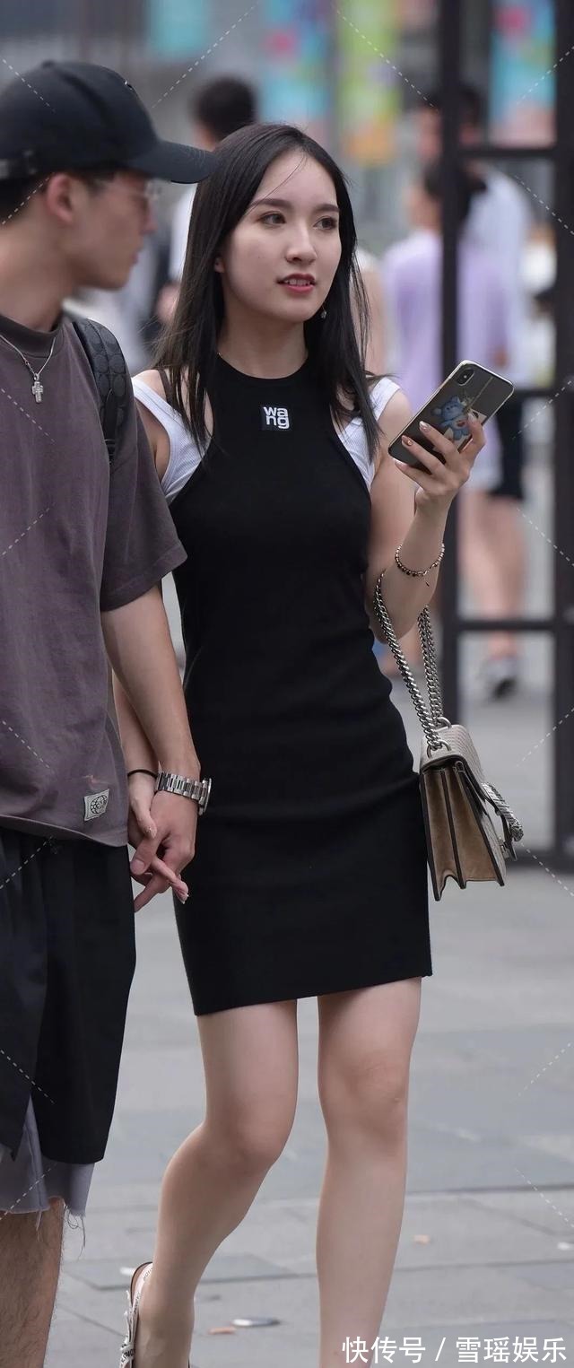 高跟鞋 舒适自在的连衣裙穿搭显得有品位,美出自己的风格,简单时尚