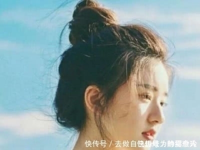 谨记|“近视党”还忍不住晚上玩手机？谨记3点，近视度数不再“飙升”