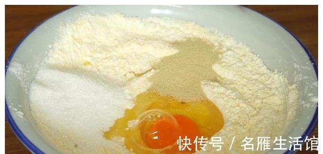做法|玉米面不要再做老一套了，教你换个新做法，柔软细腻，外焦里嫩