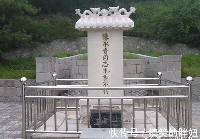 村支书#陈永贵墓地所在虎头山,还有三个老朋友葬在这里,应该不寂寞