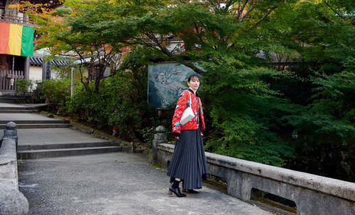 跟着女神去旅行《新垣结衣的宫岛、岩国之旅》我都快分不清是人美还是风景美