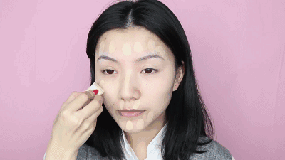 散粉|女人再忙也要记住:出门化淡妆!教你7个正确步骤,简单又好看