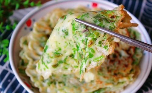 这菜叶子别扔掉，用来烙饼最好吃，清香扑鼻，大人小孩都爱吃