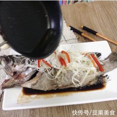 彩椒|清蒸石斑一端上来,锅里的米饭都变成了摆设