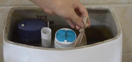 旧袜子一只也别扔,放在家里特别实用,一年能省几百元,涨知识了