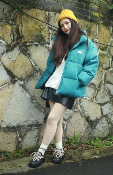 修饰 穿羽绒服不露腿?那你就大错特错了,学习这些露腿穿搭一样很美!