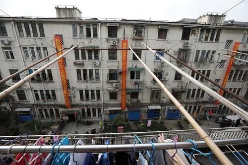 搬家|上海70年老房迎来成套改造，普陀曹杨八村首批居民搬家