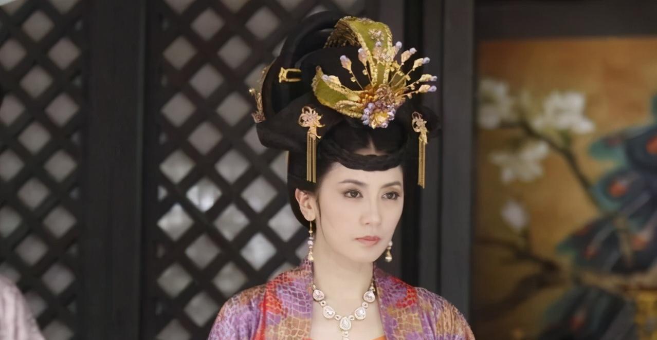 唐朝|唐朝第一美人，17岁未婚先孕，毒杀父亲，竟还与母亲共侍一夫