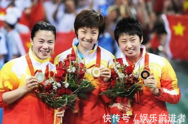 澡堂|王楠从澡堂出来,郭斌对刘国梁说:这是王楠吗?咋跟电视里不一样