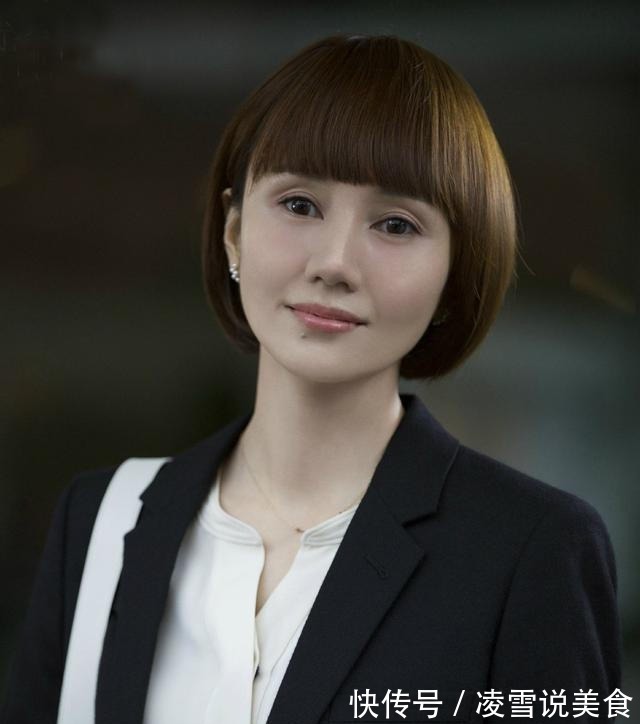 波浪卷 女人过了50就放弃''黑直发''!换上这5种发型,显小10岁都不止