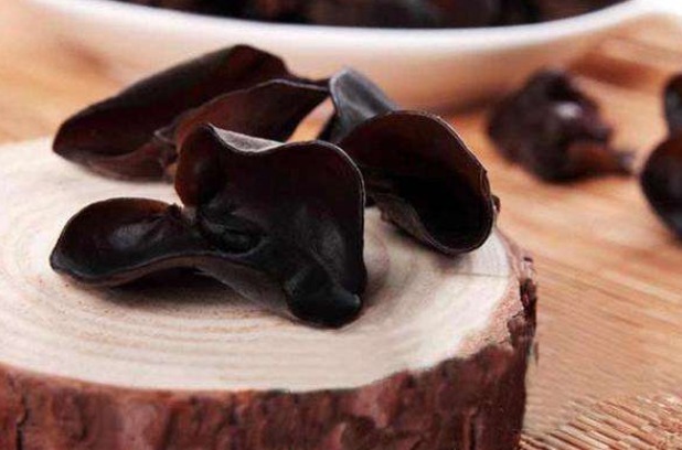 胡萝卜|50岁的女性,多吃4种“排毒菜”,排出体内毒素,早吃早受益!