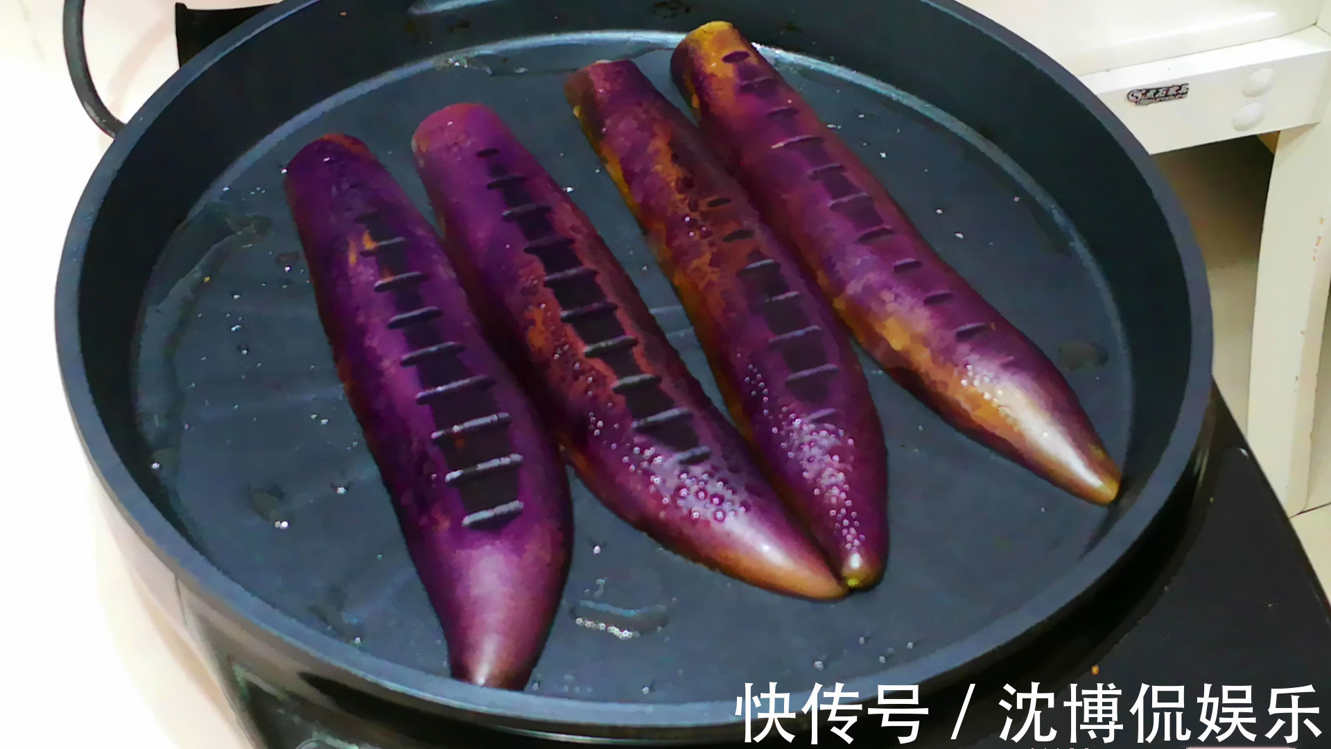 蒜蓉茄子|夏天，茄子别做红烧了，教你新吃法，不蒸不油炸，上桌比吃肉还香