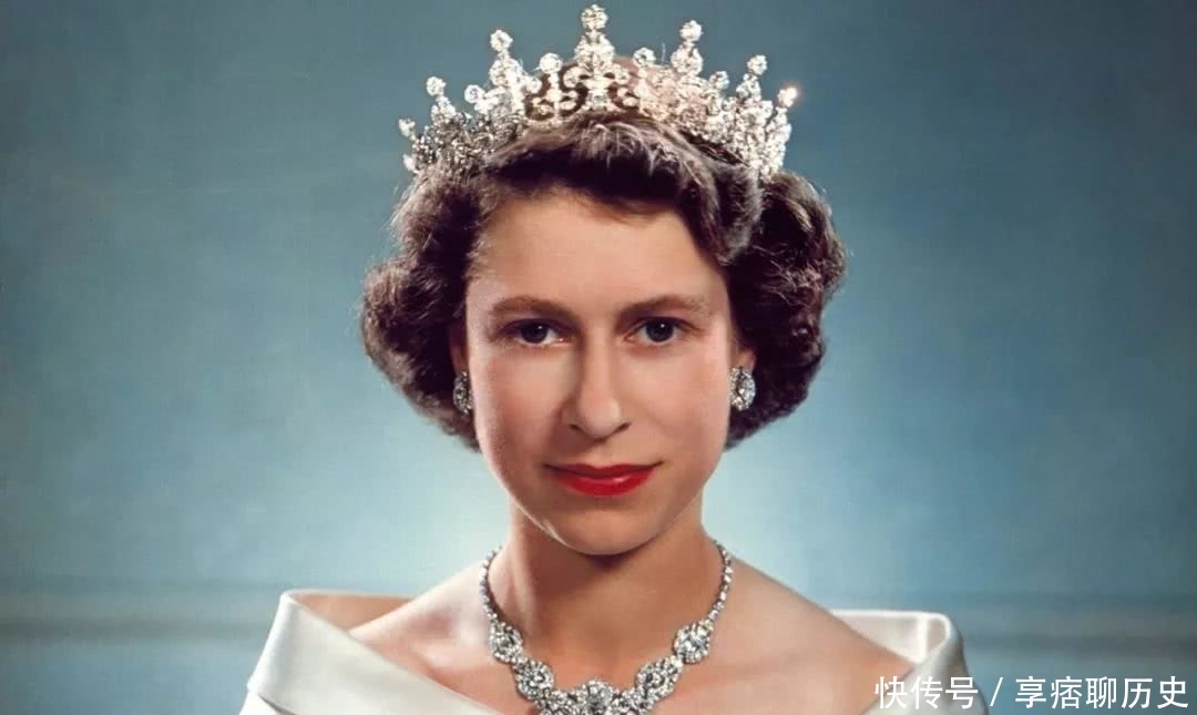 豁达|93岁女王一生豁达，却在父亲去世这事上不能释怀，父女情令人动容