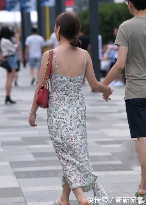 裙子 长裙女神有魅力,轻轻松松便如此美丽迷人