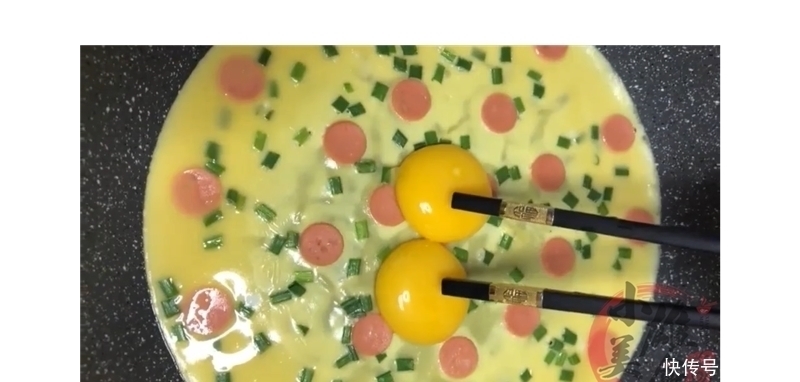 3个鸡蛋教你简单一做,比肉还香,营养解馋,孩子三天两头点名吃