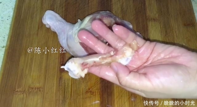 辣子鸡的家常做法,辣辣得特别过瘾,配上米饭吃特别的下饭