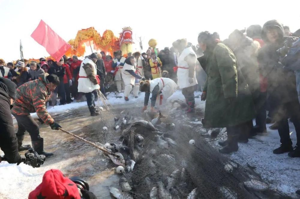 地点|冬天去哪玩儿？滑雪、冬捕……等你来！