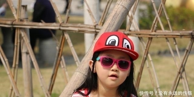 奖状|孩子奖状“贴满墙”,可家长却开心不起来,网友:让人感到扎心