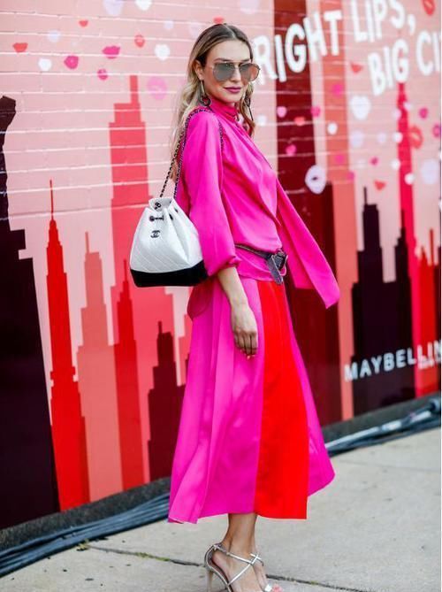 找回童年的天真无邪,背双肩包出门就对了,实用又时髦