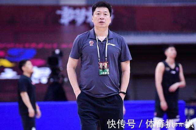 广东宏远|噩耗!上海男篮意外损一大将,郭昊文膝盖受伤,PK广东悬念升级
