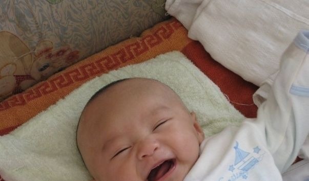 学习能力|宝宝有个动作会的越早,将来长大就更聪明,你家宝贝是吗