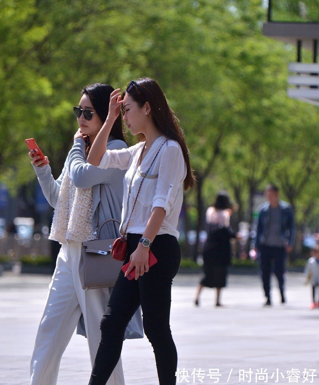 好闺蜜 这就是好闺蜜,在穿搭上“谦虚下”,网友:支持后边的