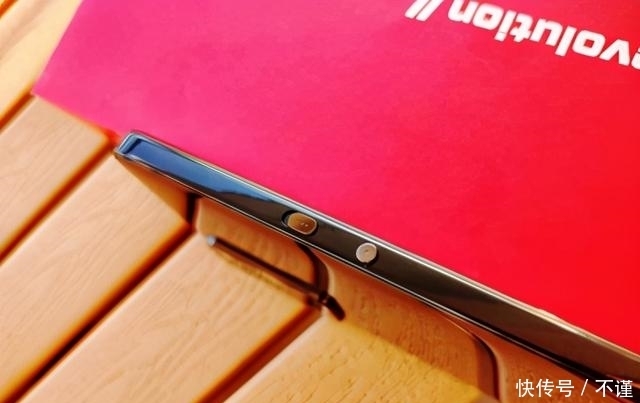 R2|「集微拆评」坚果R2评测：旗舰配置加独有功能，手机更好用了