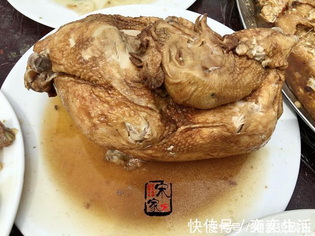 烧鸡|农村330元一桌的宴席,鸡鸭鱼肉都有,利润在哪