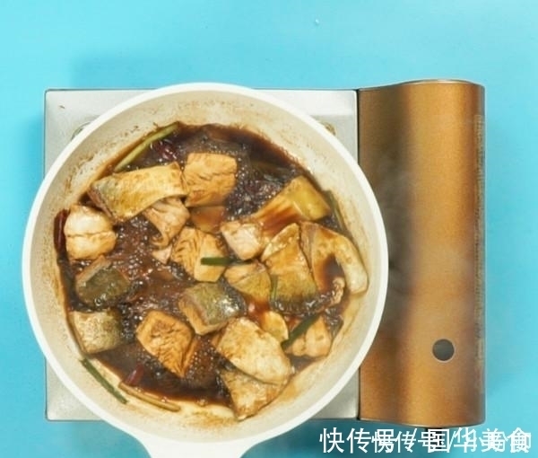 白砂糖|吃鱼时刺卡在喉咙里，不要再喝醋了，教你一招，让鱼刺自己跑出来