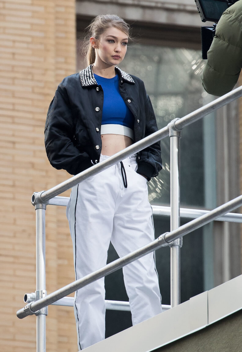 搭配 棒球服搭配要注意些什么? 短上衣不要配紧身裤, 搭配短裤很美