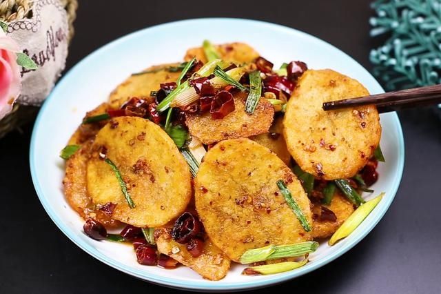 土豆这样做实在太好吃了，招待客人做一盘，比大鱼大肉受欢迎