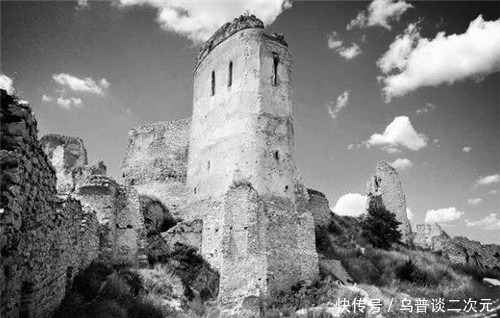 小姐|她本是一富家小姐，只因犯了一个女子通病，便背负40余缕少女亡魂