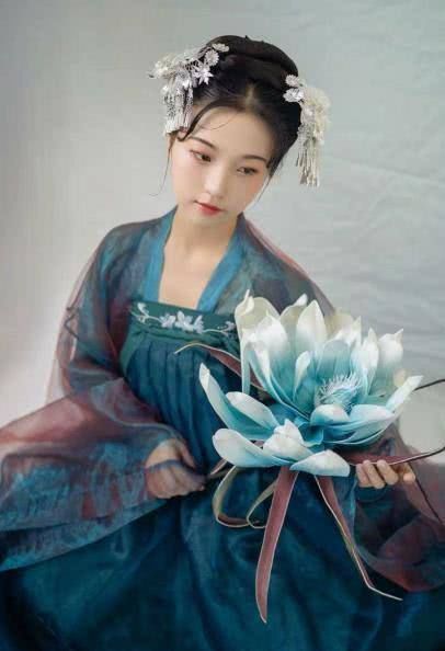 裙头|汉服萌新必备科普齐腰襦裙一片式与两片式怎么穿如何区分