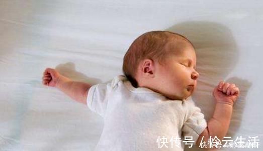 宝宝|宝宝枕头又硬又高,脑袋睡圆就聪明?错,妈妈们赶快把枕头换了